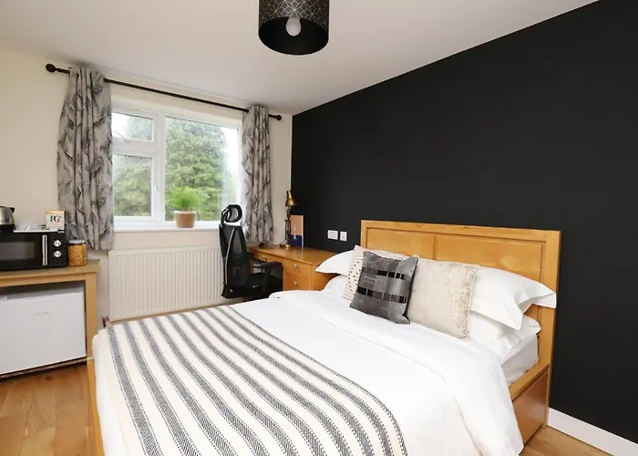 Luxurious Double Bedroom, Ensuite With Free Wifi.