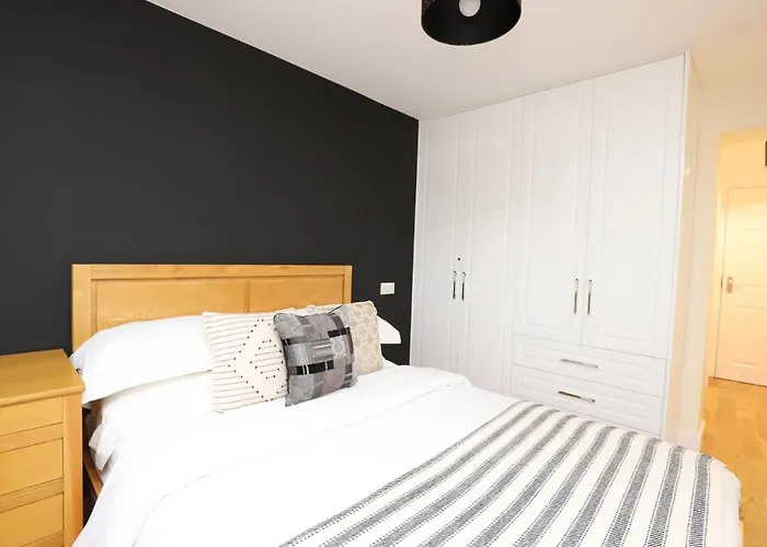 Luxurious Double Bedroom, Ensuite With Free Wifi.