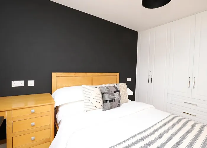 Luxurious Double Bedroom, Ensuite With Free Wifi.