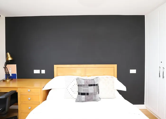 Luxurious Double Bedroom, Ensuite With Free Wifi.